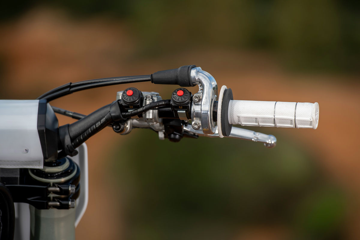 Off-road motocross handlebar grips for dirt bike